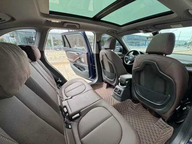 BMW X1 — Фото автомобиля 11