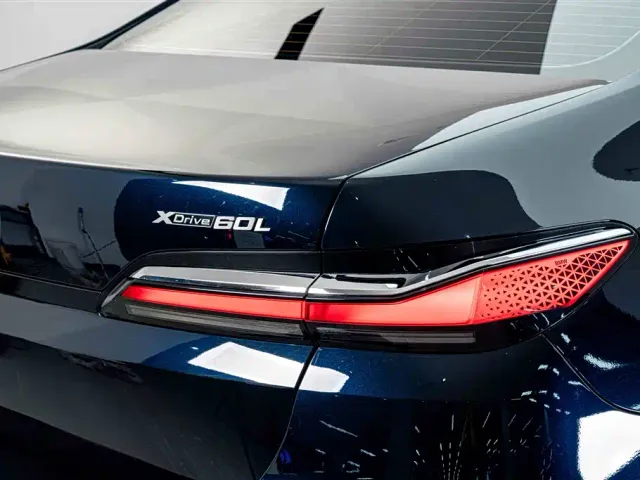 BMW i7 — Фото автомобиля 8