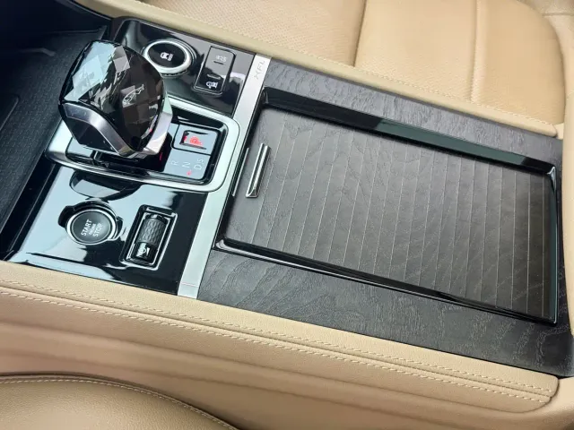 Jaguar XFL — Фото автомобиля 17