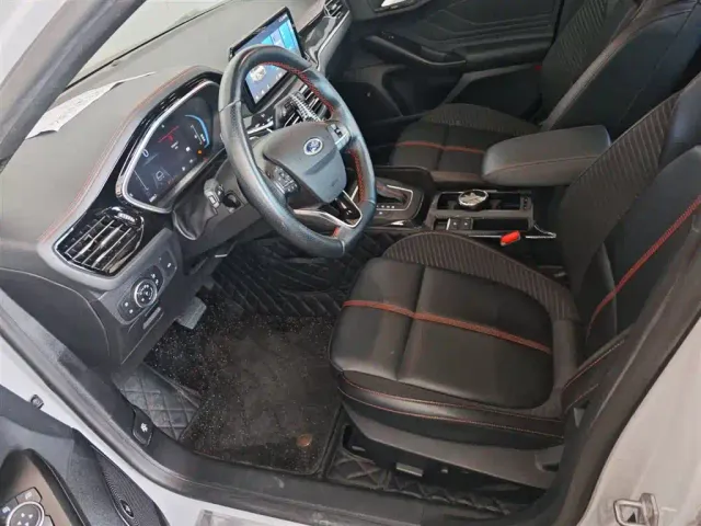 Ford Focus — Фото автомобиля 14