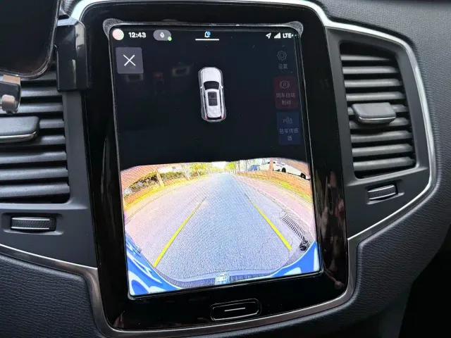 Volvo XC90 — Фото автомобиля 18