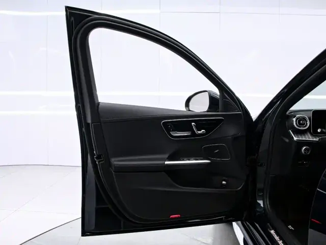 Mercedes-Benz C-Class — Фото автомобиля 12