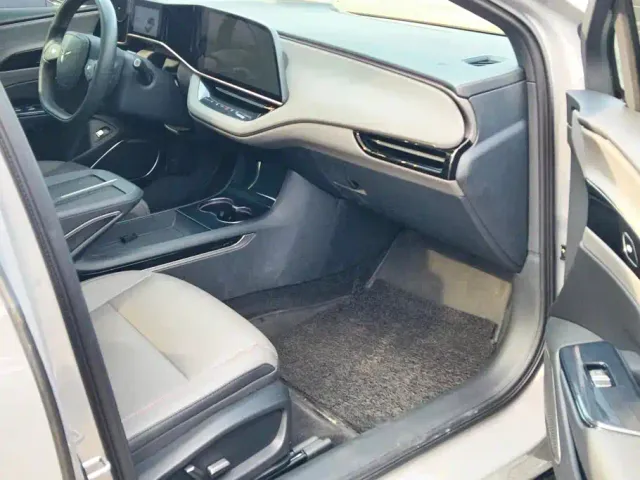 Hongqi EH7 — Фото автомобиля 8