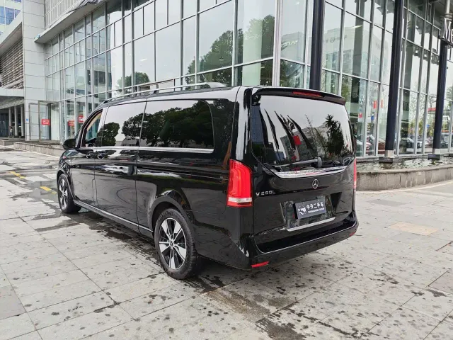 Mercedes-Benz V-Class — Фото автомобиля 27