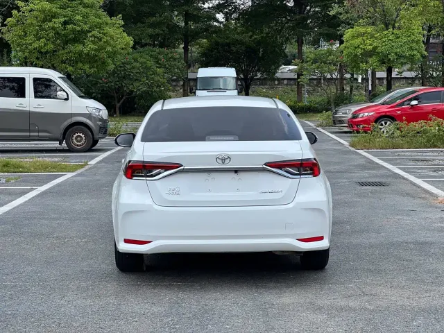 Toyota Corolla — Фото автомобиля 5