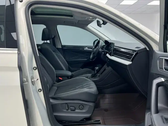 Volkswagen Tiguan L — Фото автомобиля 7