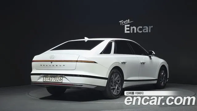 Hyundai Grandeur Grandeur (GN7) — Фото автомобиля 2
