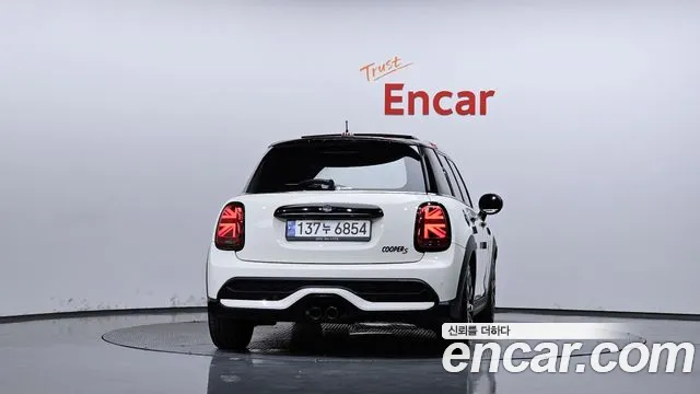 MINI Cooper — Фото автомобиля 4
