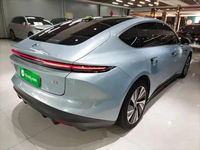 Nio ET5 — Фото автомобиля 6