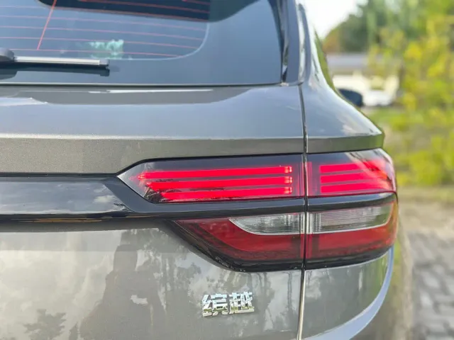 Geely Binyue — Фото автомобиля 5