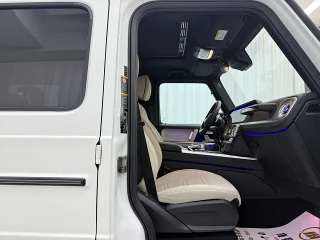 Mercedes-Benz G-Class — Фото автомобиля 12