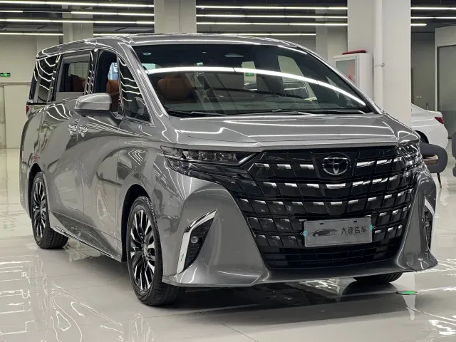 Toyota Alphard — Фото автомобиля 3