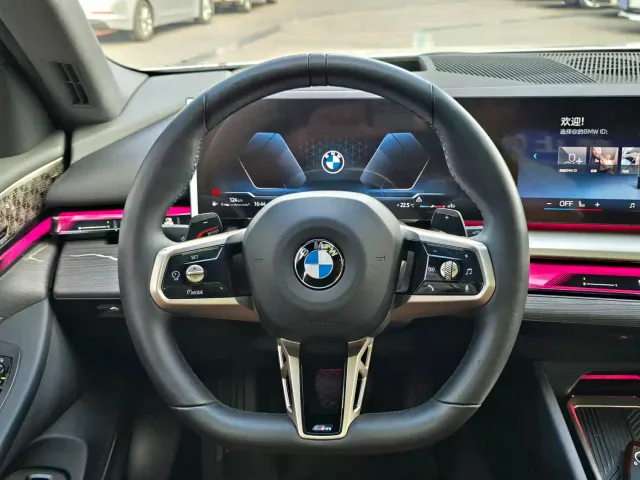 BMW 5 Series — Фото автомобиля 15