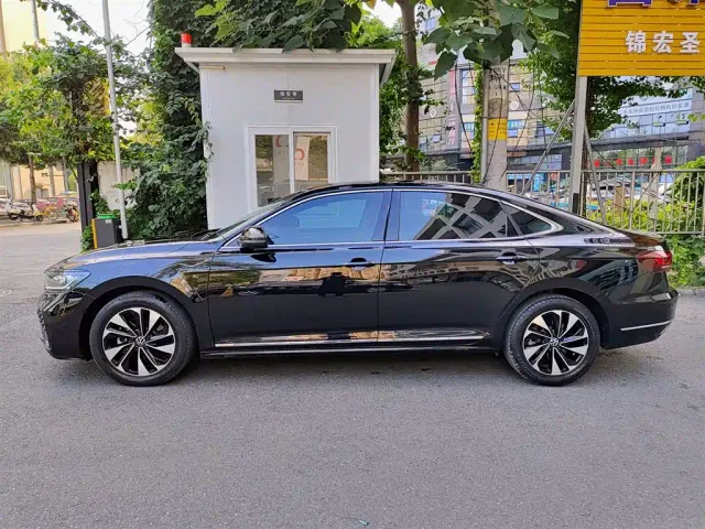 Volkswagen Passat — Фото автомобиля 3