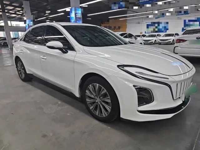 Hongqi E-QM5 — Фото автомобиля 3