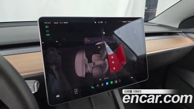 Tesla Model 3 — Фото автомобиля 22