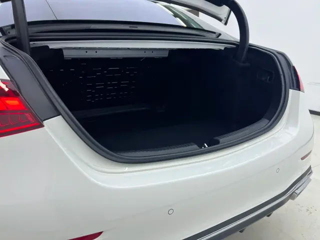 Mercedes-Benz C-Class — Фото автомобиля 12