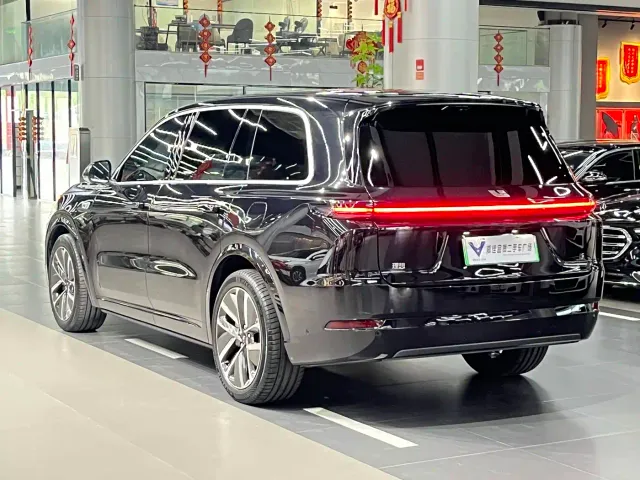 Li Auto L9 — Фото автомобиля 8