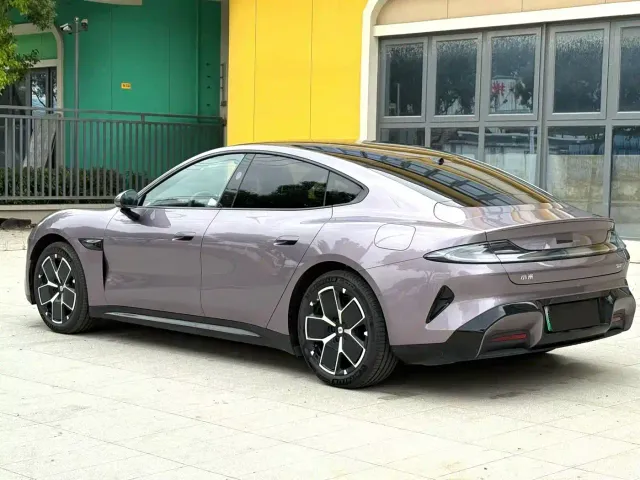Xiaomi SU7 — Фото автомобиля 8