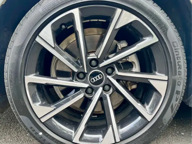 Audi A4L — Фото автомобиля 11