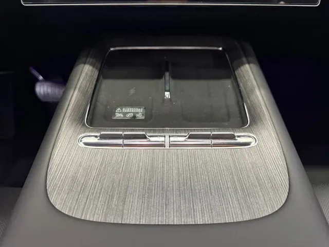 Xiaomi SU7 — Фото автомобиля 16