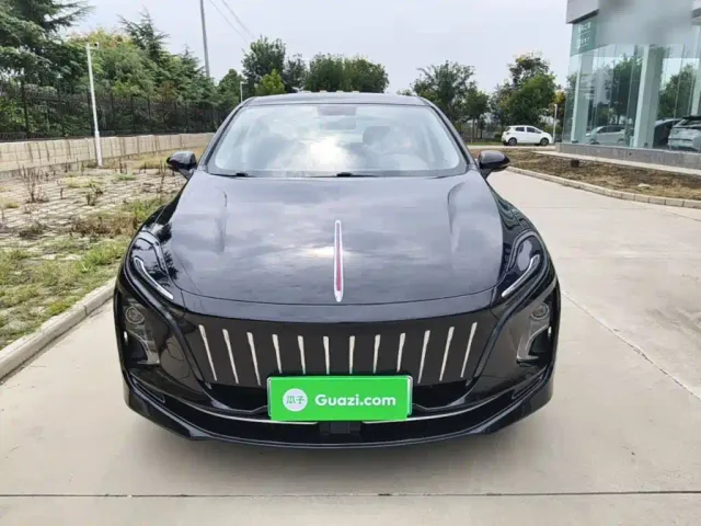 Hongqi E-QM5 — Фото автомобиля 2