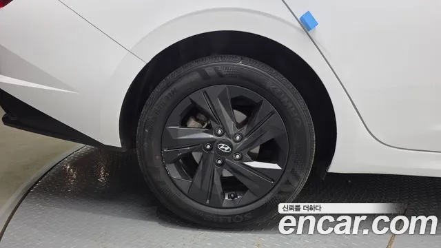 Hyundai Avante CN7 — Фото автомобиля 5