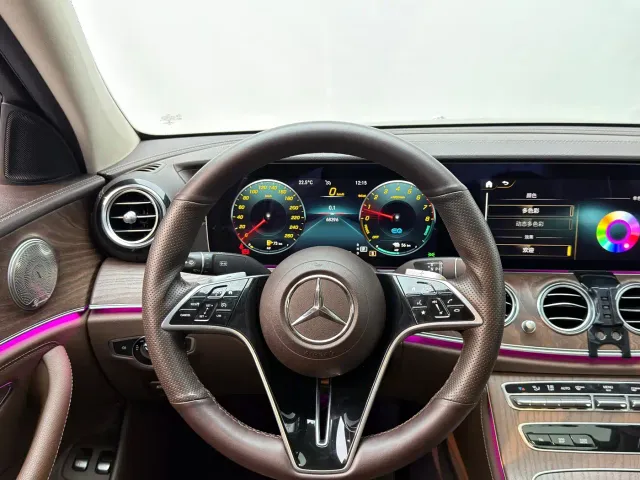 Mercedes-Benz E-Class — Фото автомобиля 8