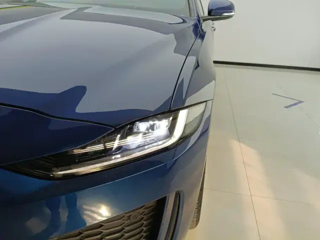 Jaguar XEL — Фото автомобиля 5