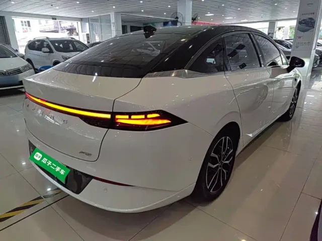 Xpeng P5 — Фото автомобиля 6
