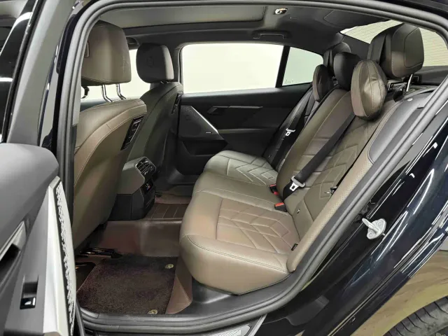 BMW 5 Series — Фото автомобиля 16