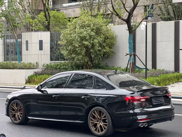Audi S4 — Фото автомобиля 8