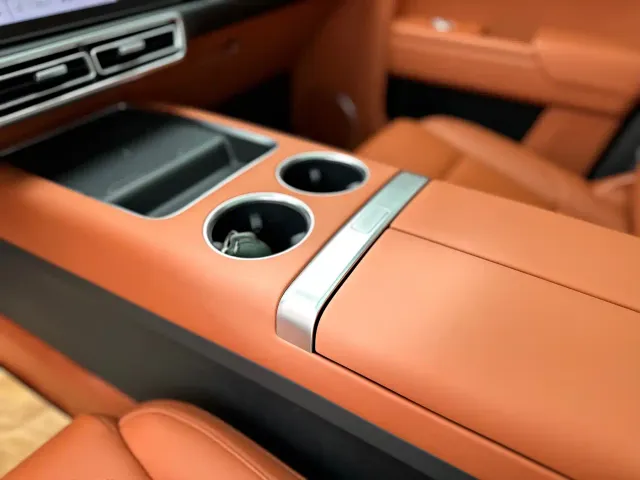 Li Auto L7 — Фото автомобиля 9