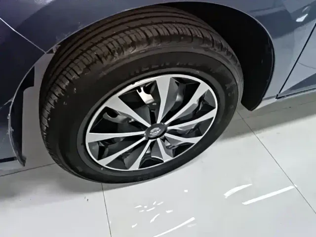 Wuling Hongguang Plus — Фото автомобиля 22