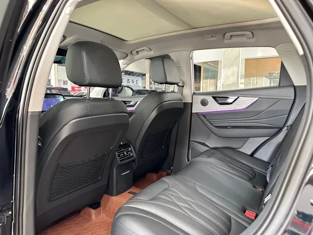Hongqi HS5 — Фото автомобиля 4