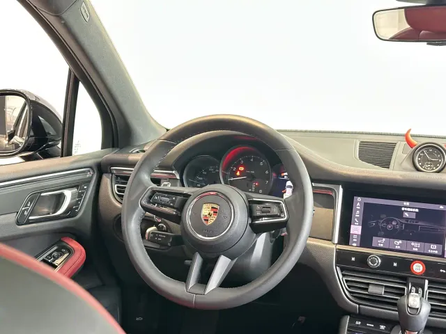 Porsche Macan — Фото автомобиля 17