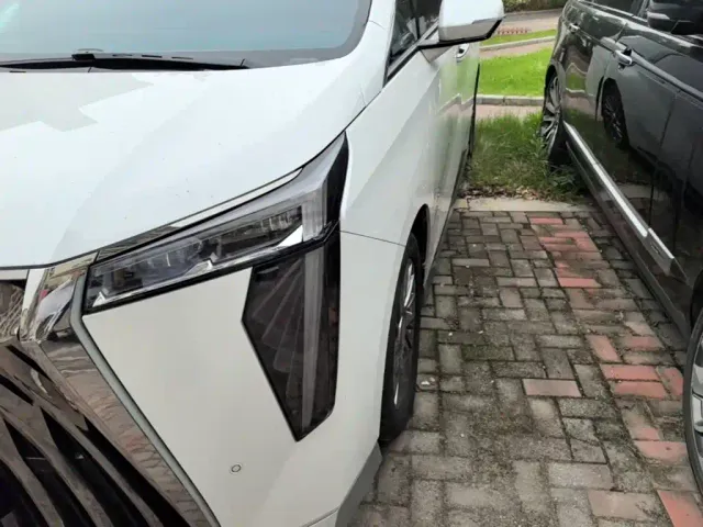 GAC Trumpchi Trumpchi M8 2023 Model Master Series 400T Ultimate Edition — Фото автомобиля 23