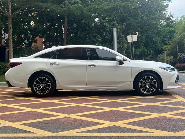 Toyota Avalon — Фото автомобиля 4