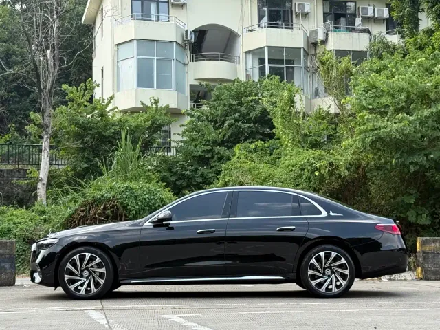 Mercedes-Benz E-Class — Фото автомобиля 15