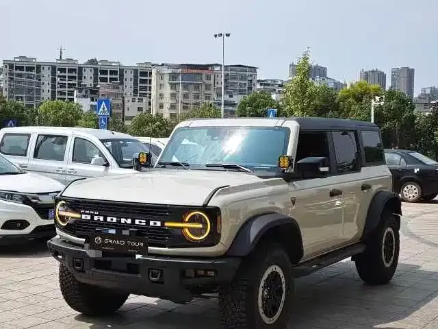 Фотография автомобиля — Ford Bronco