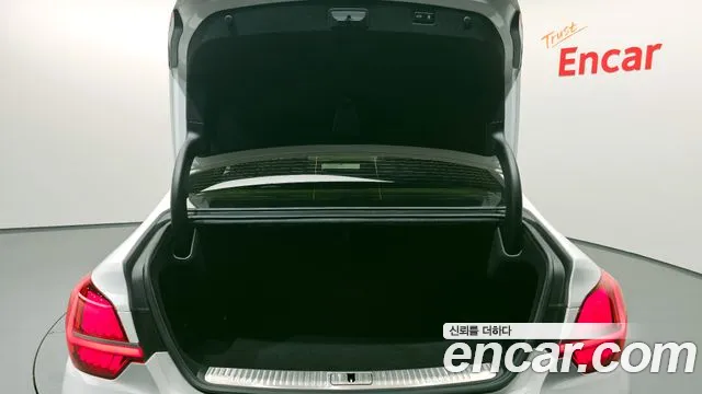 Kia K9 The New K9 2-е поколение — Фото автомобиля 15