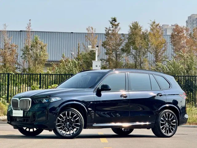 Фотография автомобиля — BMW X5