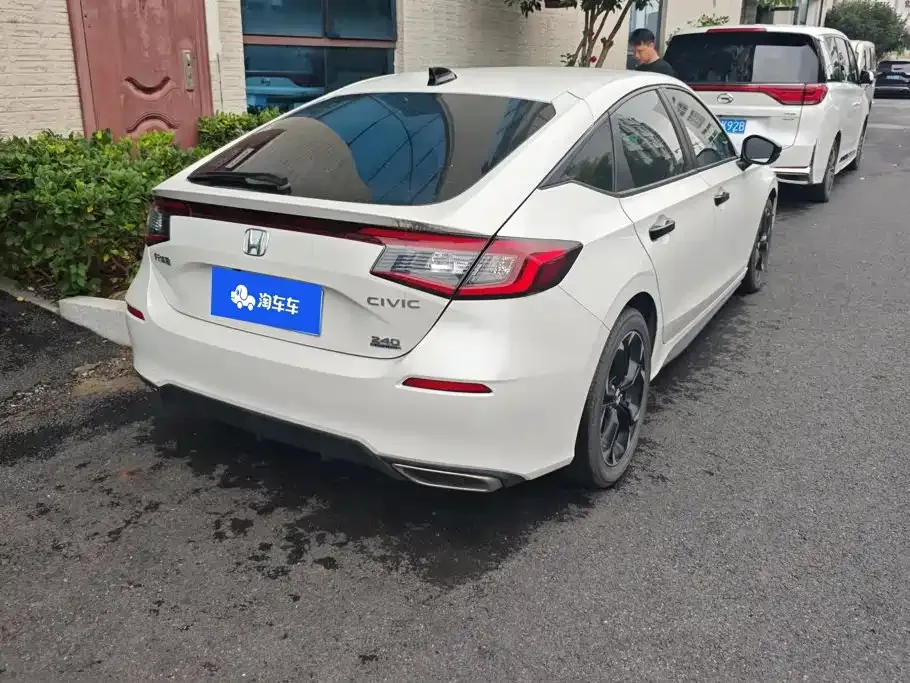 Honda Civic 2023 Model HATCHBACK 240TURBO CVT Extreme Edition — Фото автомобиля 2