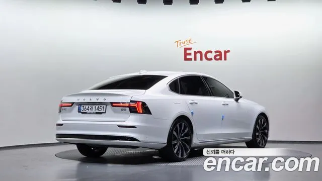 Volvo S90 — Фото автомобиля 2