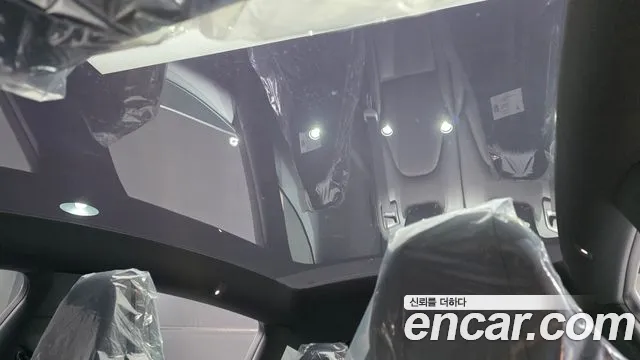 Tesla Model Y — Фото автомобиля 18
