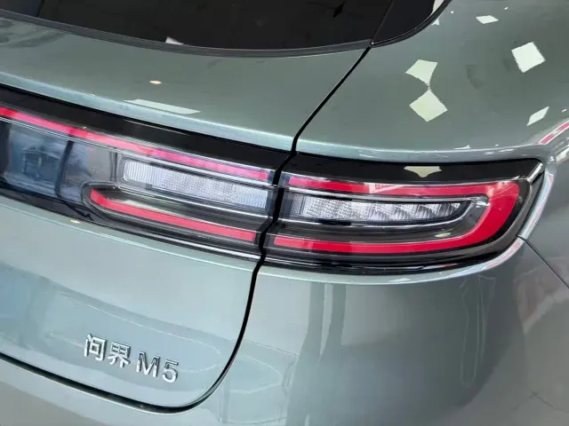 Aito M5 — Фото автомобиля 14