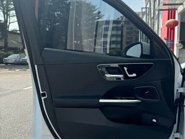 Mercedes-Benz C-Class — Фото автомобиля 12