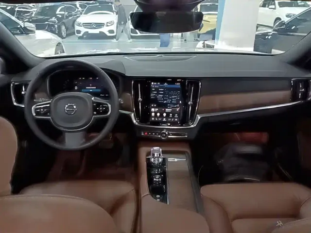 Volvo V90 — Фото автомобиля 9