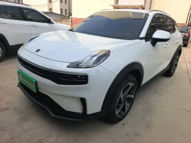 Фотография автомобиля — Lynk & Co 06