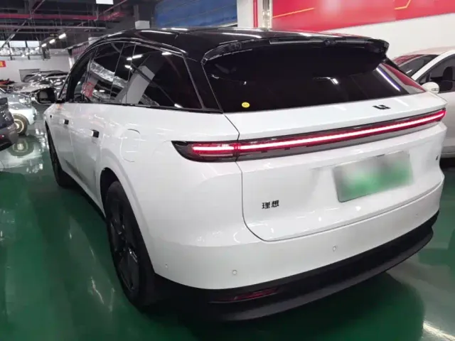 Li Auto Li Auto i6 2025 2WD Base Model — Фото автомобиля 4